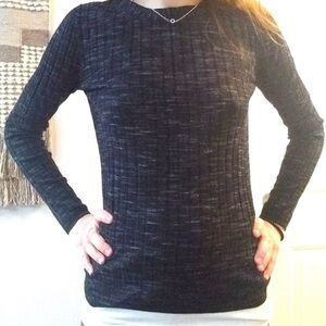 Banana Republic Women’s Dark Gray Crewneck Sweater